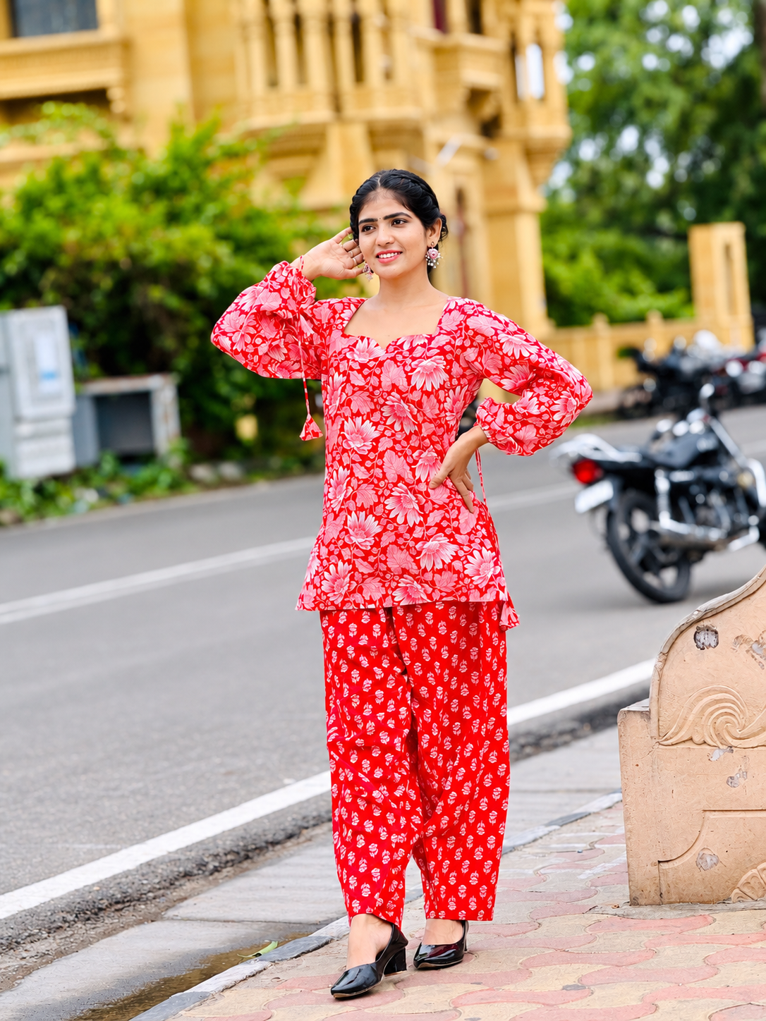 Phoolon Ki Rangat Kurti Set
