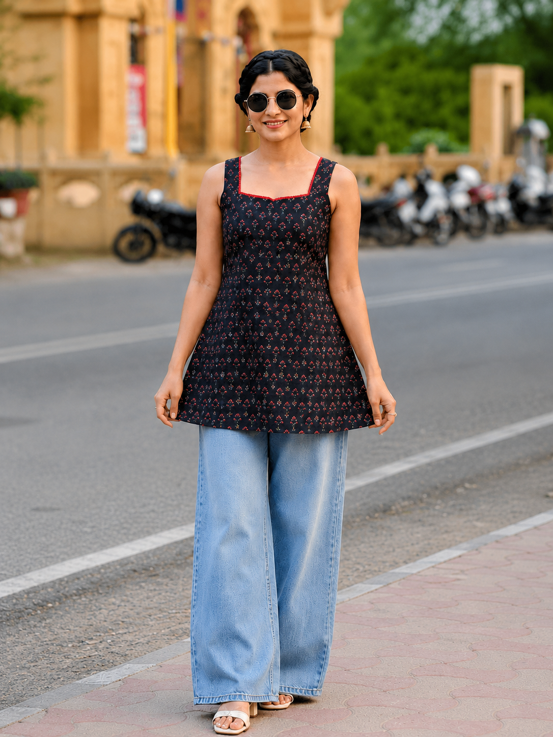 Midnight Bloom Printed Kurti 🌸🖤
