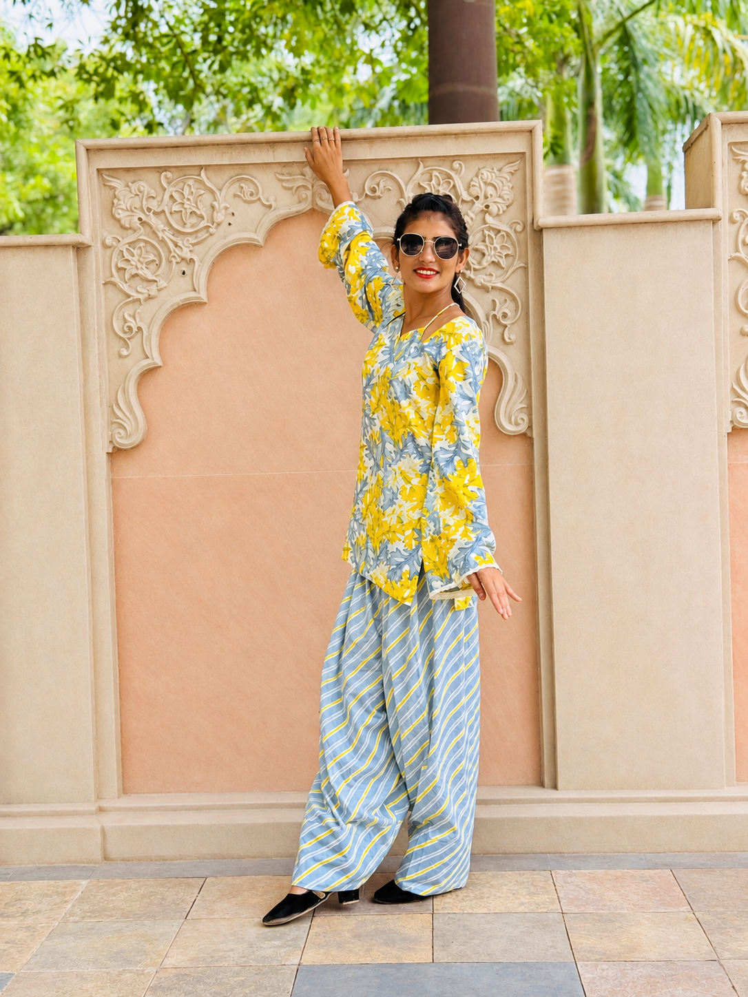 Golden Bloom Floral Set