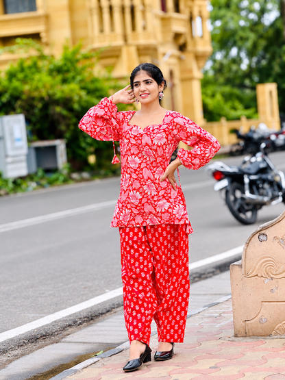 Phoolon Ki Rangat Kurti Set