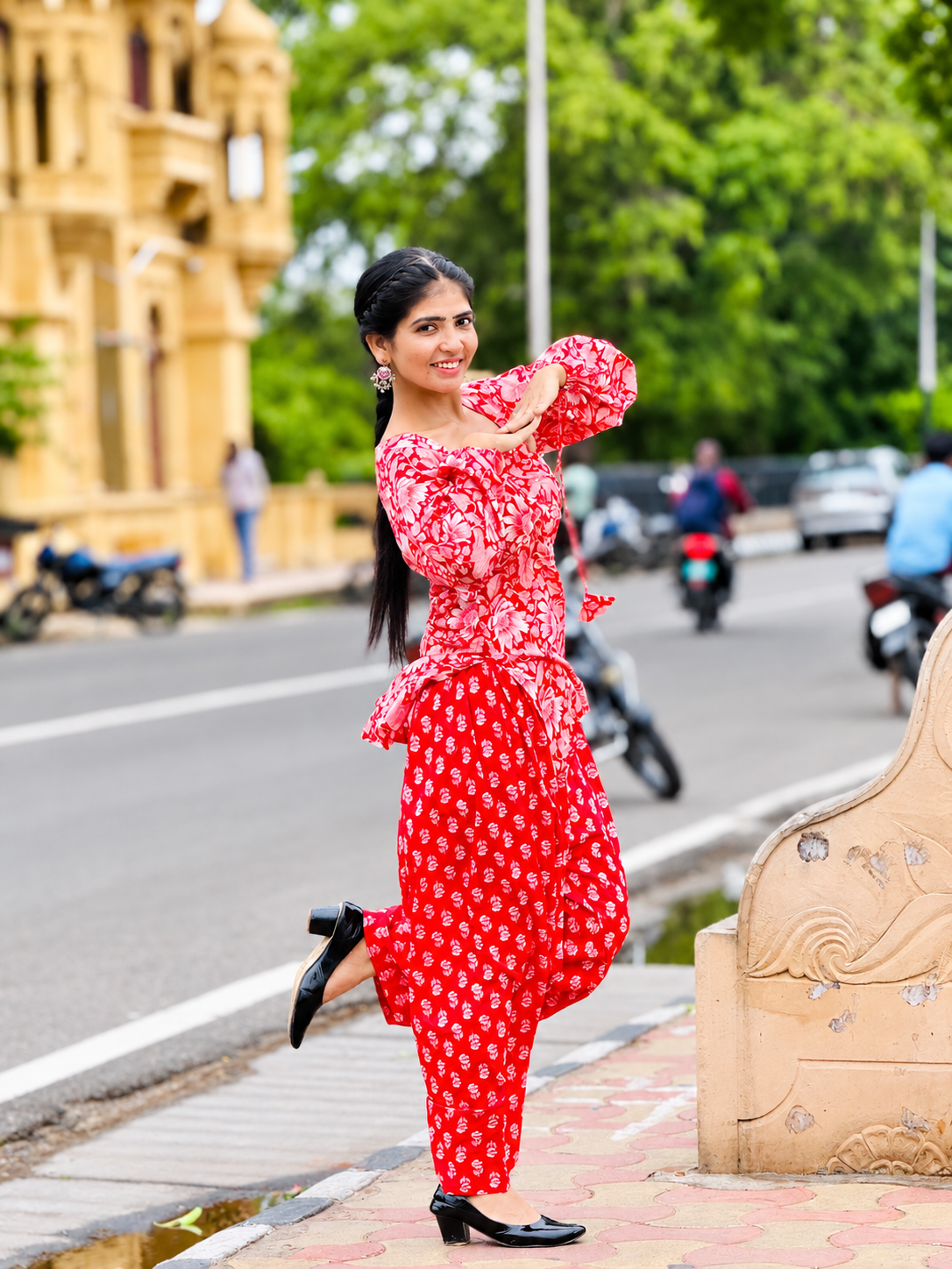 Phoolon Ki Rangat Kurti Set