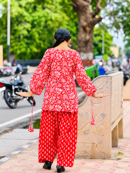 Phoolon Ki Rangat Kurti Set