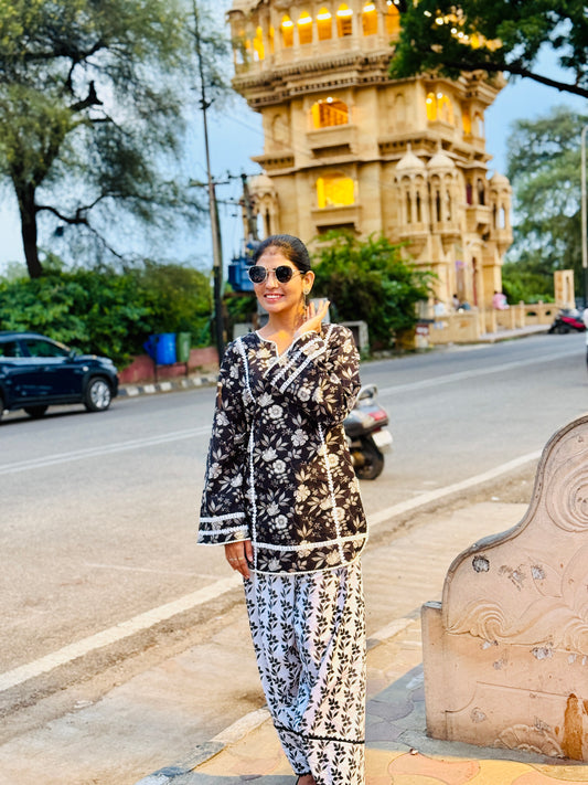 Noor Noir Floral Set
