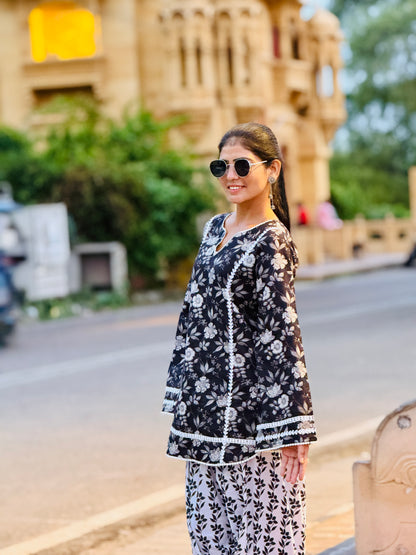 Noor Noir Floral Set